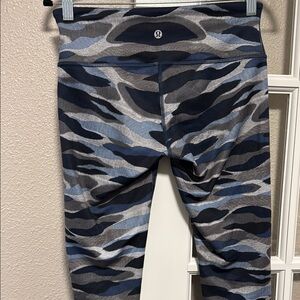 Lululemon Athletica Blue and Gray Camouflage Leggings